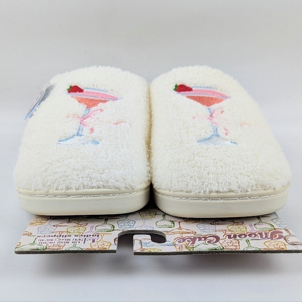 Slipper Strawberry Cosmopolitan Embroider Fleece Memory Foam Slip On L(9/10) NWT - Picture 6 of 14